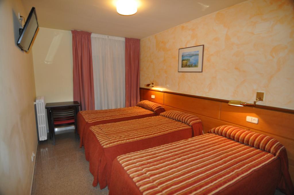Hotel Sole Pobla de Segur Room photo