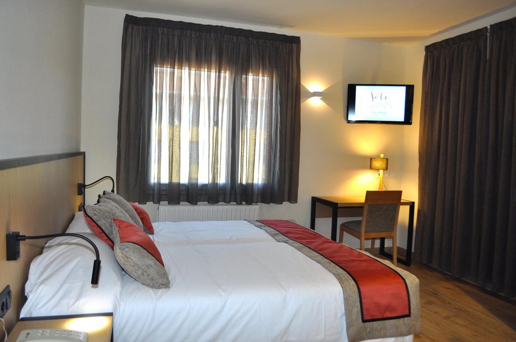 Hotel Sole Pobla de Segur Room photo
